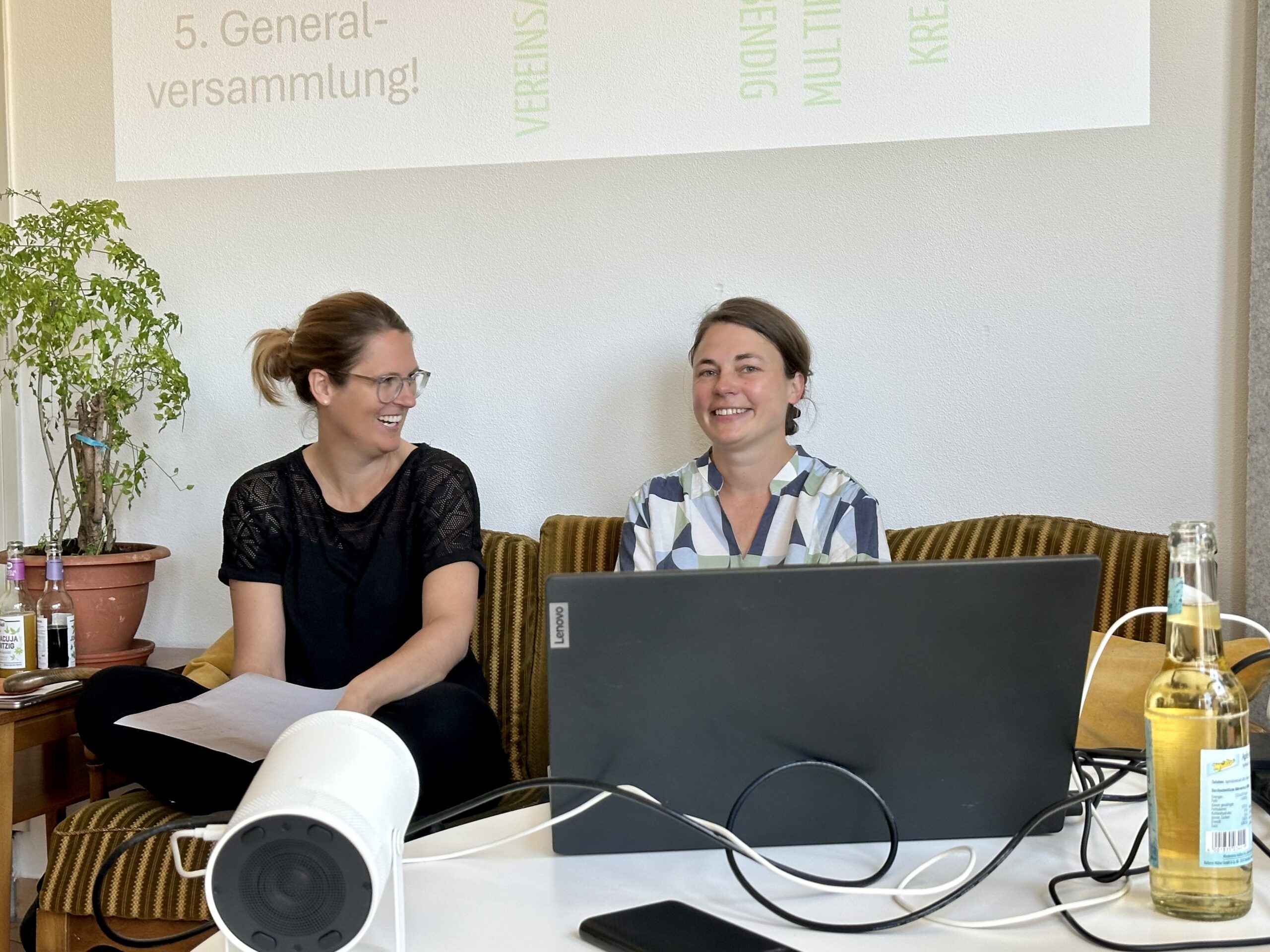 Vorstand Stefanie Krause und Agnes Model